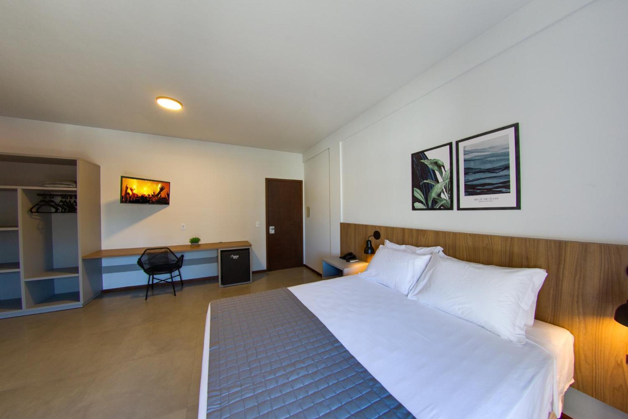Flipper Hotel Laguna Bagian luar foto