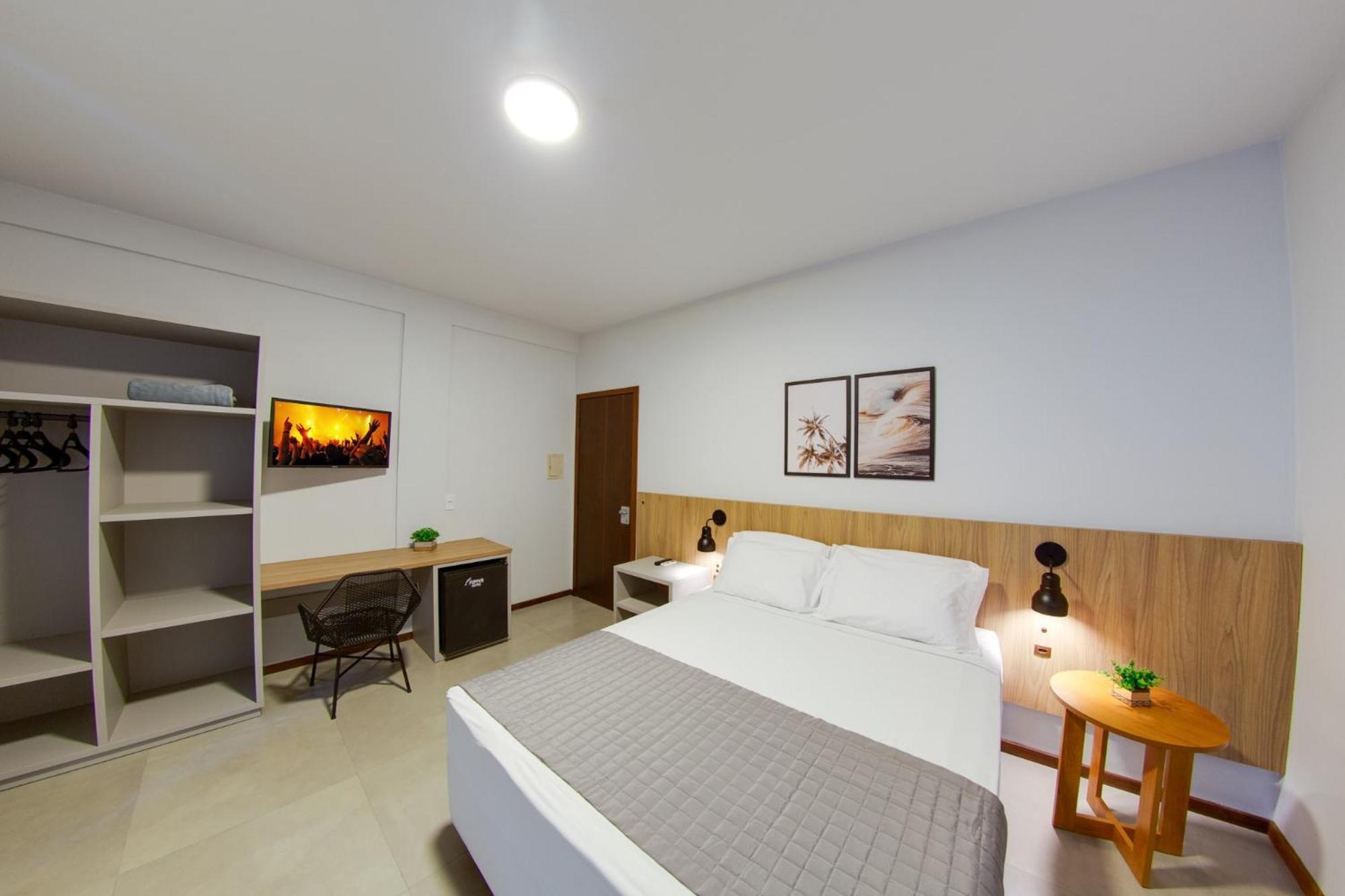 Flipper Hotel Laguna Bagian luar foto