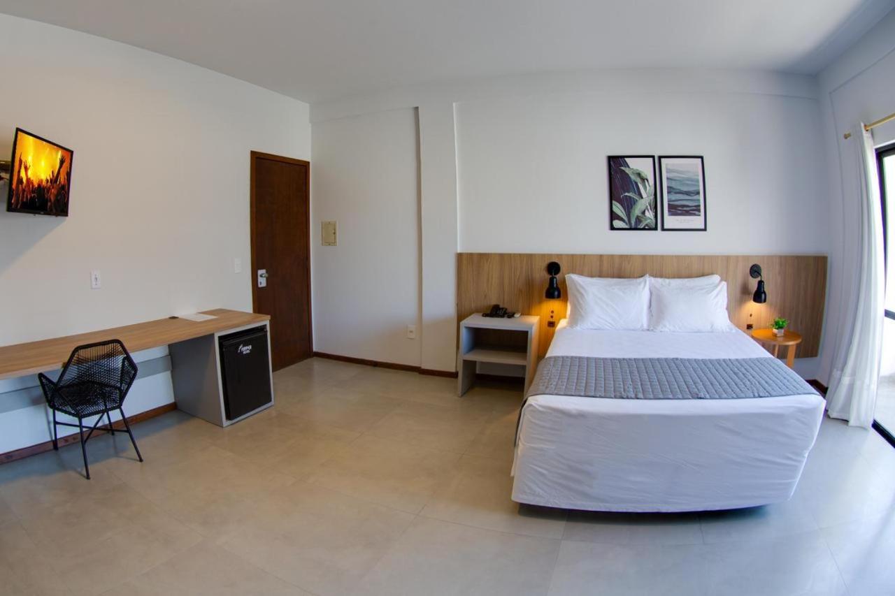 Flipper Hotel Laguna Bagian luar foto