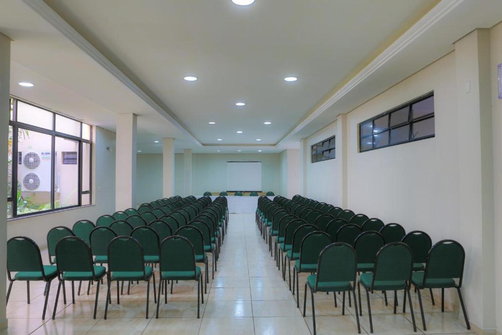 Flipper Hotel Laguna Bagian luar foto